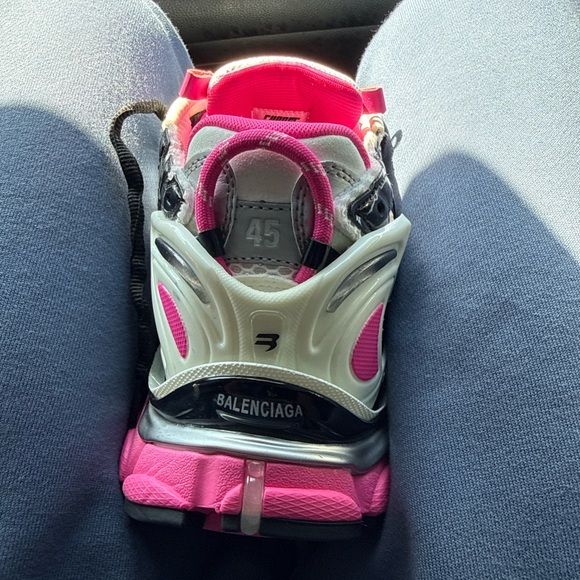 Balenciaga Sneaker with Bright Pink Liner - Picture 2 of 3